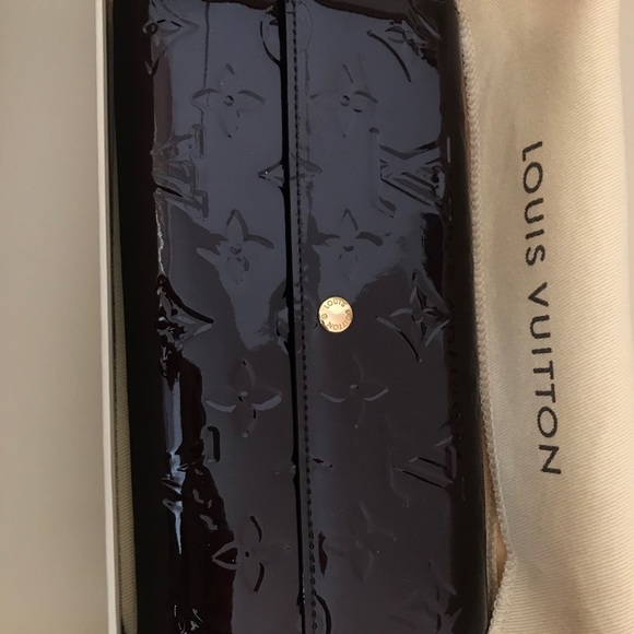 Authentic LV Sarah wallet - Picture 4 of 5
